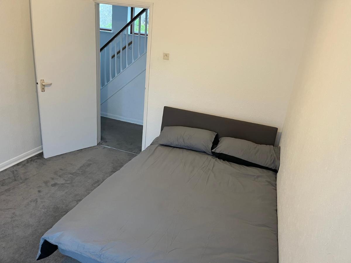 אפמינסטר 5 Bedroom House With Outdoor Space מראה חיצוני תמונה